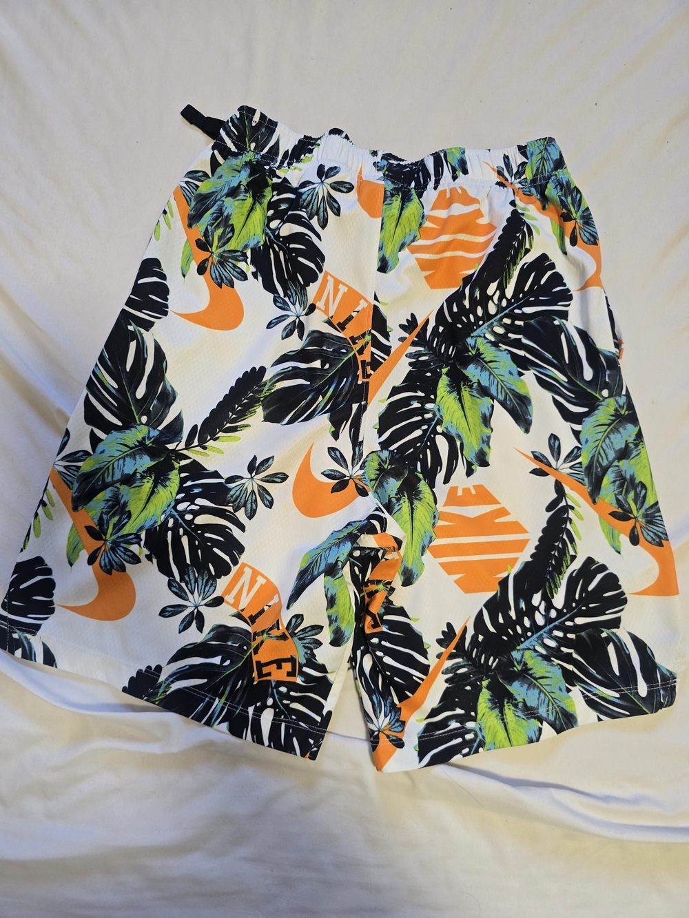 Nike Dri-FIT Tropical Floral Athletic Shorts Boys XL White Green Orange Performa - Picture 2 of 3